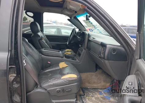 2003 Chevrolet Avalanche 1500 z USA, uszkodzony, nr VIN 3GNEC13TX3G311208